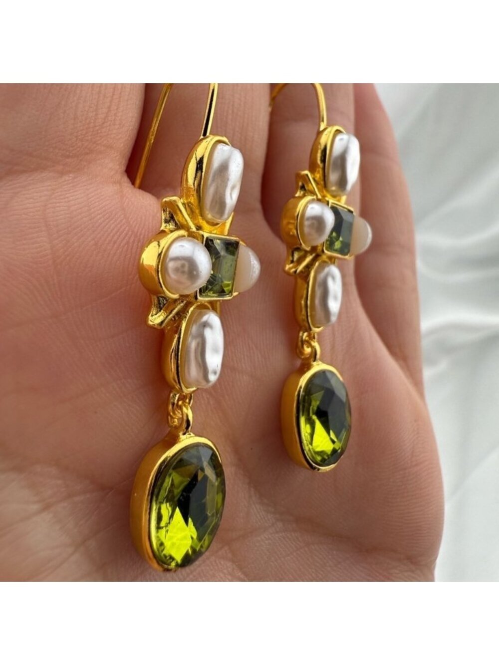 Anthro Asymmetric Green Crystal & Pearl Earrings – Gold Artistic Dangle Design - Picture 8 of 8